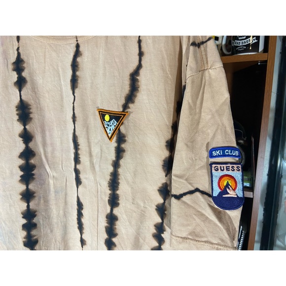 Awesome guess ski club acid wash, tie dye, embroidered patch tee shirt - Picture 2 of 4